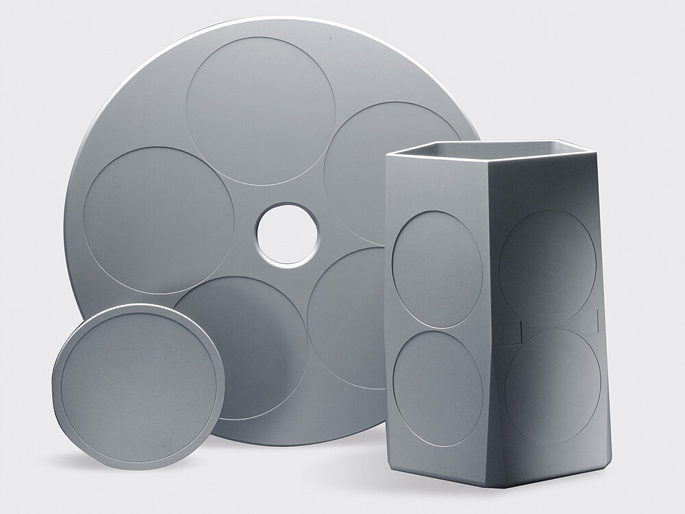 تطور CVD-SiC من طبقات الأغشية الرقيقة إلى المواد السائبة