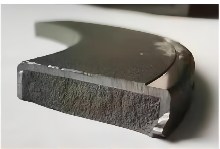 تعظيم إنتاجية التصنيع: لماذا يعتبر CVD Solid SiC هو الخيار الأمثل لأجزاء الحجرة المهمة