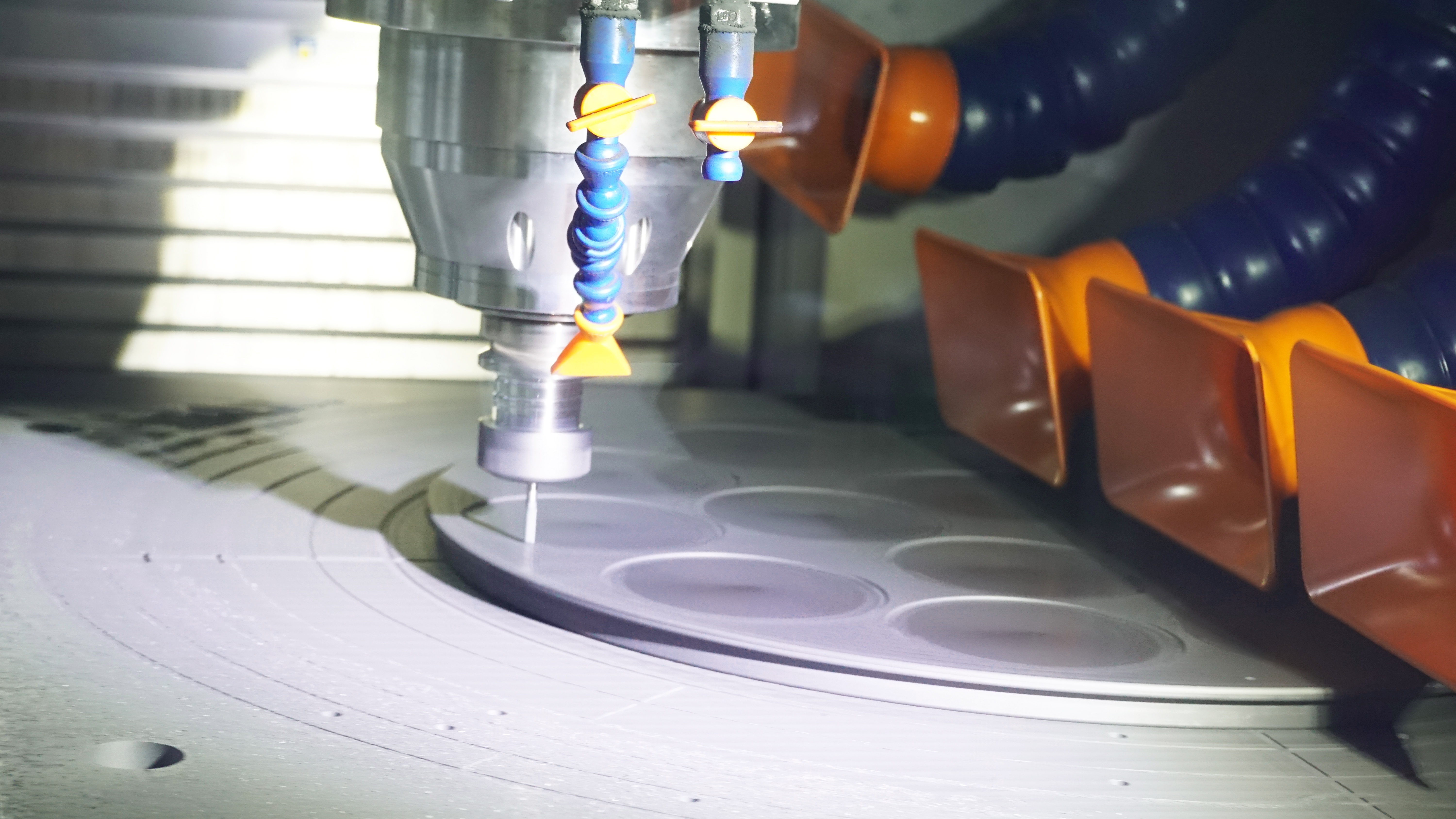 داخل ورشة عمل VETEK CNC للتصنيع الدقيق: بناء أساس مكونات أشباه الموصلات عالية النقاء